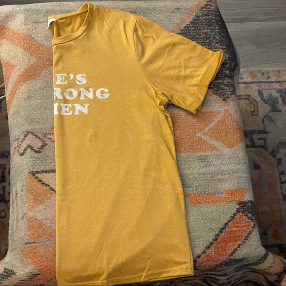 Here’s to Strong Women Tee - Picture 5 of 6